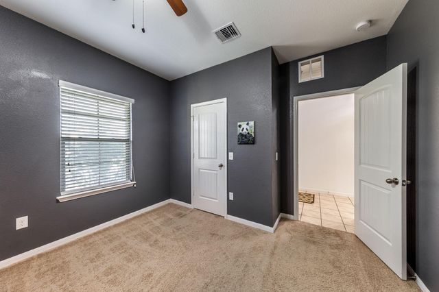 925 Woodduck TRL, Leander, TX 78641
