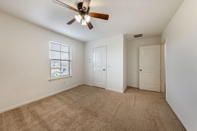 925 Woodduck TRL, Leander, TX 78641