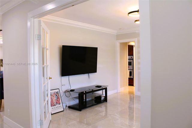 2901 NW 10th Ave, Wilton Manors, FL 33311