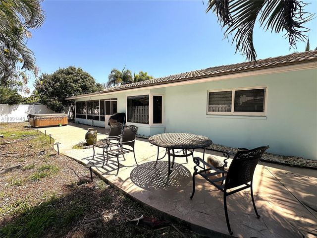 2901 NW 10th Ave, Wilton Manors, FL 33311