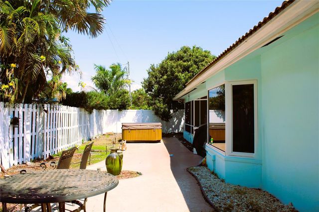 2901 NW 10th Ave, Wilton Manors, FL 33311