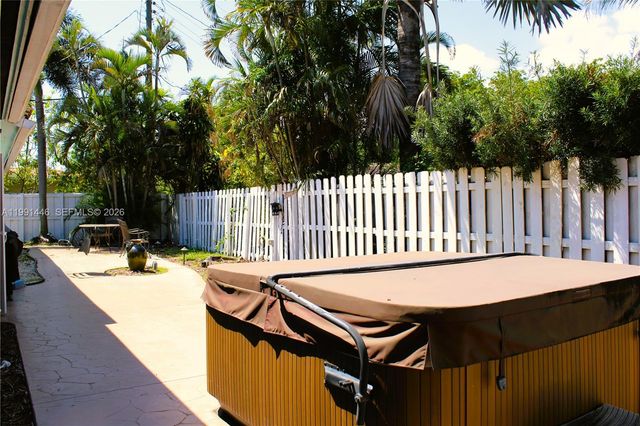 2901 NW 10th Ave, Wilton Manors, FL 33311