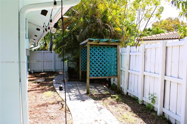 2901 NW 10th Ave, Wilton Manors, FL 33311