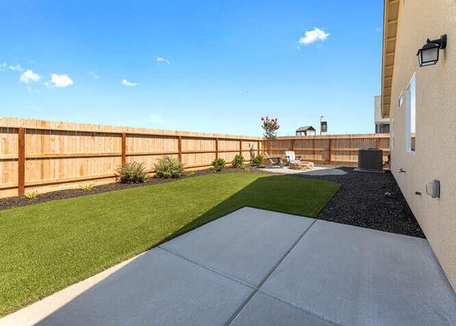 7062 W Oriole Avenue, Visalia, CA 93291