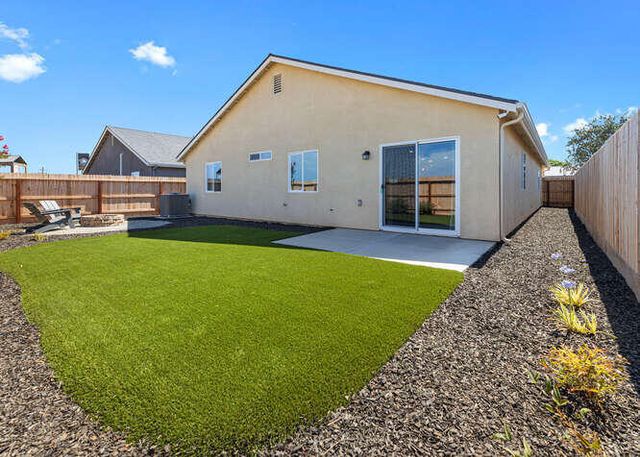 7062 W Oriole Avenue, Visalia, CA 93291
