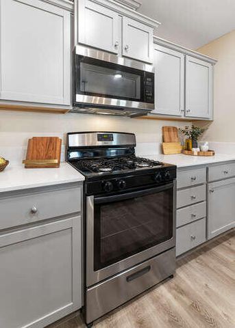 7062 W Oriole Avenue, Visalia, CA 93291