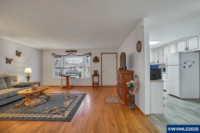 1720 Jansen Wy, Woodburn, OR 97071