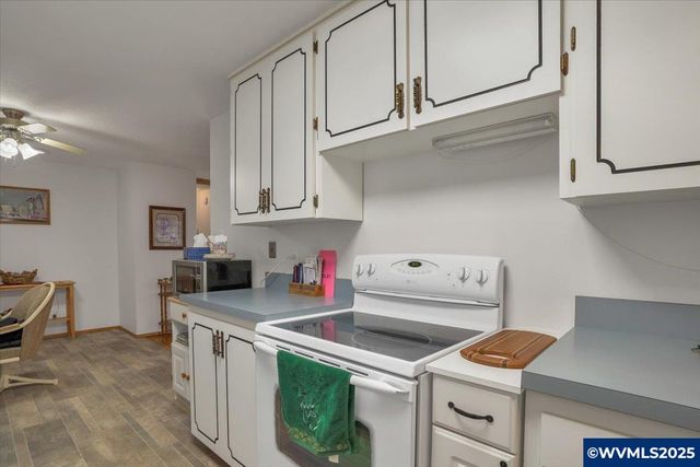 1720 Jansen Wy, Woodburn, OR 97071