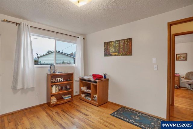 1720 Jansen Wy, Woodburn, OR 97071