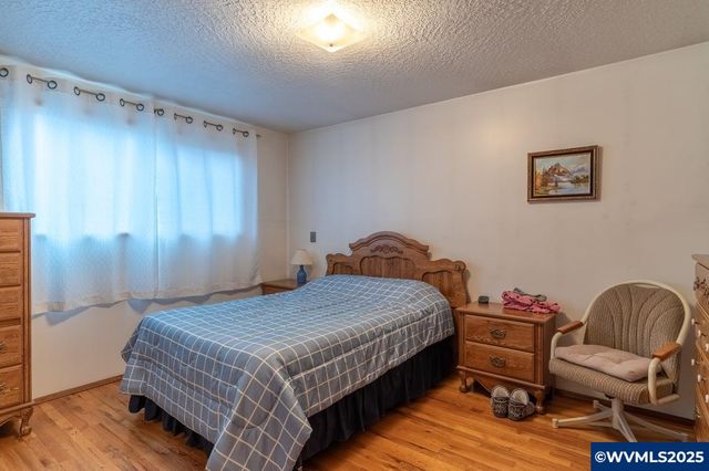 1720 Jansen Wy, Woodburn, OR 97071