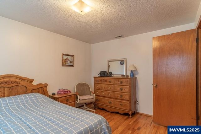 1720 Jansen Wy, Woodburn, OR 97071