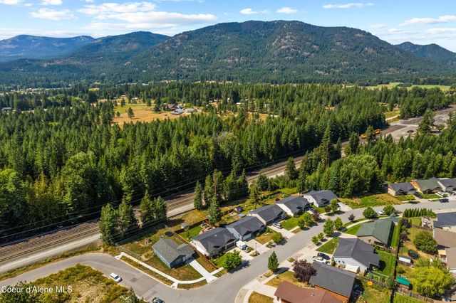 1105 Honeysuckle Ave, Sandpoint, ID 83864