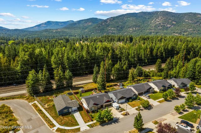 1105 Honeysuckle Ave, Sandpoint, ID 83864