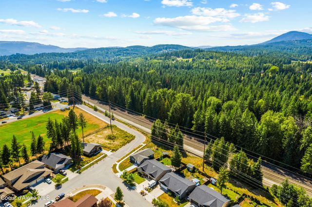 1105 Honeysuckle Ave, Sandpoint, ID 83864