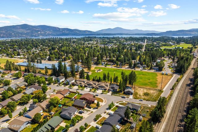 1105 Honeysuckle Ave, Sandpoint, ID 83864