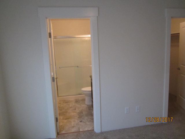 215 S C Street, Phoenix, OR 97535