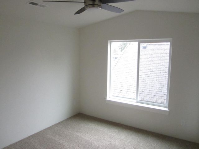 215 S C Street, Phoenix, OR 97535