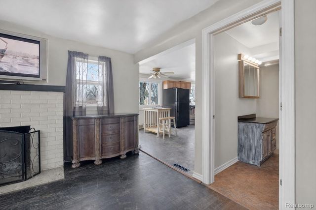 13343 N Fenton Road, Fenton Charter Township, MI 48430