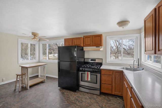 13343 N Fenton Road, Fenton Charter Township, MI 48430