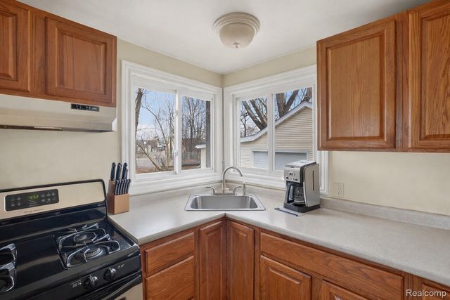 13343 N Fenton Road, Fenton Charter Township, MI 48430