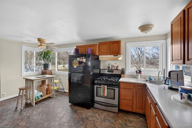 13343 N Fenton Road, Fenton Charter Township, MI 48430