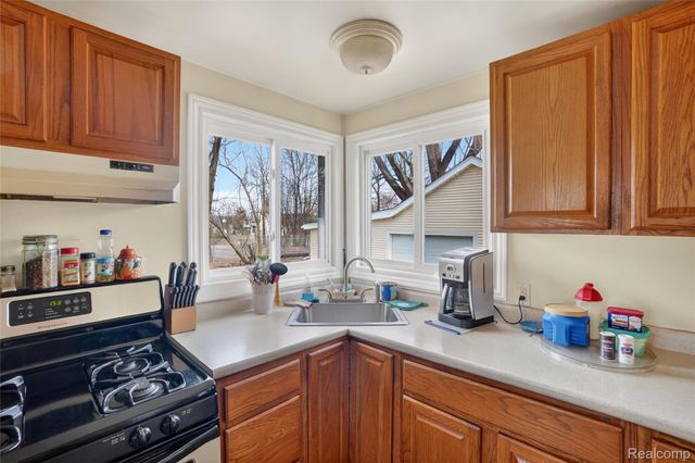 13343 N Fenton Road, Fenton Charter Township, MI 48430