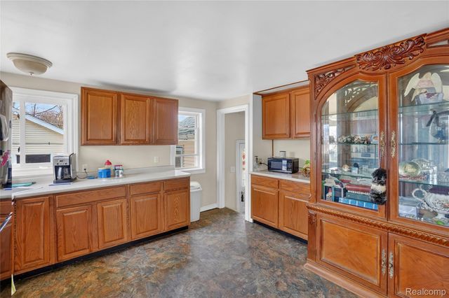 13343 N Fenton Road, Fenton Charter Township, MI 48430