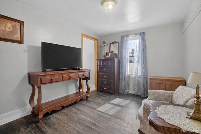 13343 N Fenton Road, Fenton Charter Township, MI 48430