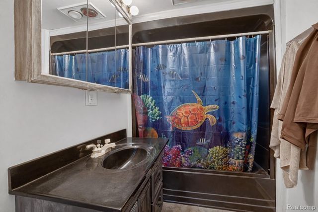 13343 N Fenton Road, Fenton Charter Township, MI 48430