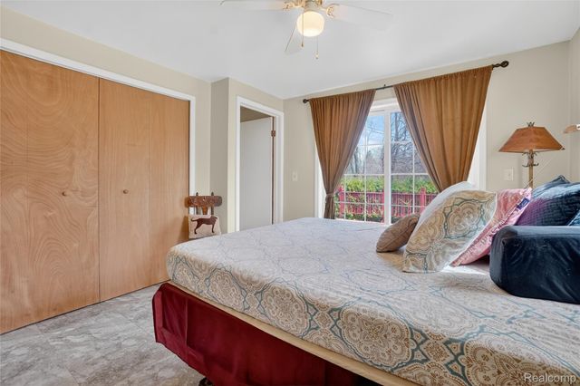 13343 N Fenton Road, Fenton Charter Township, MI 48430