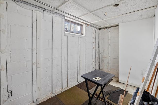 13343 N Fenton Road, Fenton Charter Township, MI 48430