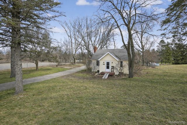 13343 N Fenton Road, Fenton Charter Township, MI 48430