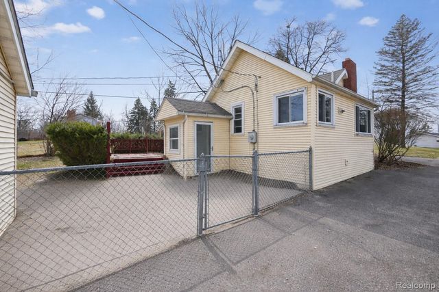 13343 N Fenton Road, Fenton Charter Township, MI 48430