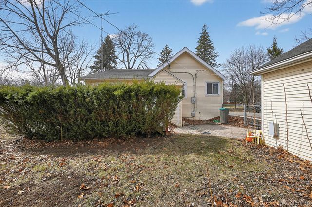 13343 N Fenton Road, Fenton Charter Township, MI 48430