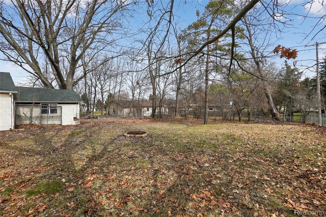 13343 N Fenton Road, Fenton Charter Township, MI 48430