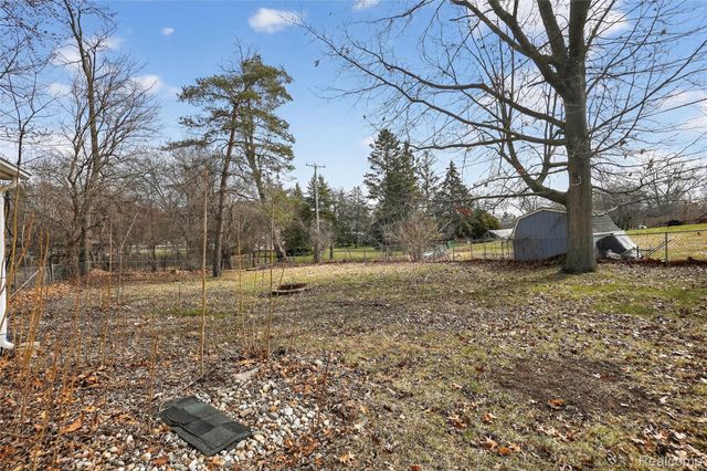 13343 N Fenton Road, Fenton Charter Township, MI 48430