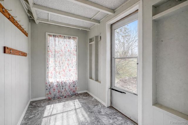 13343 N Fenton Road, Fenton Charter Township, MI 48430