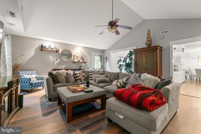 39 MEADOW CT, Sewell, NJ 08080
