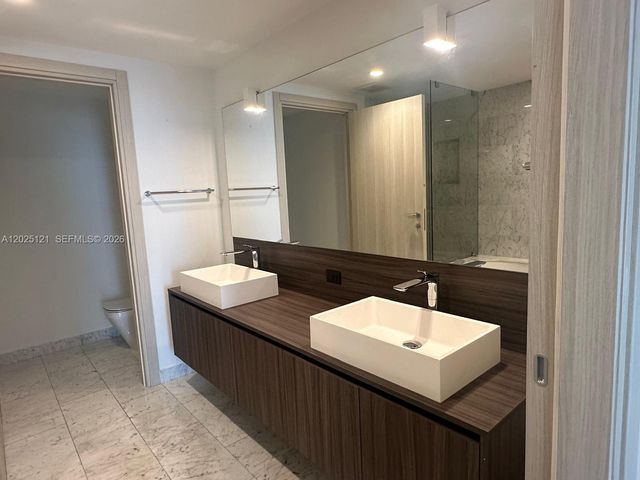 1000 Brickell Plz 4503, Miami, FL 33131