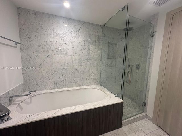 1000 Brickell Plz 4503, Miami, FL 33131
