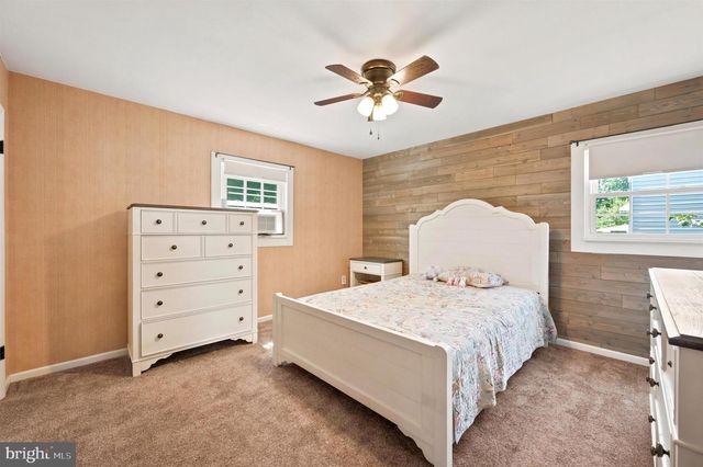 1734 CALAMIA DR, Norristown, PA 19401