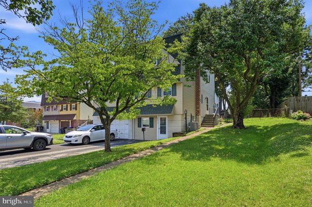 1734 CALAMIA DR, Norristown, PA 19401