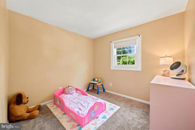 1734 CALAMIA DR, Norristown, PA 19401
