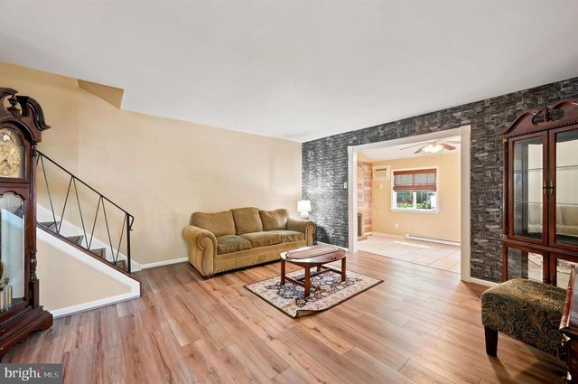 1734 CALAMIA DR, Norristown, PA 19401