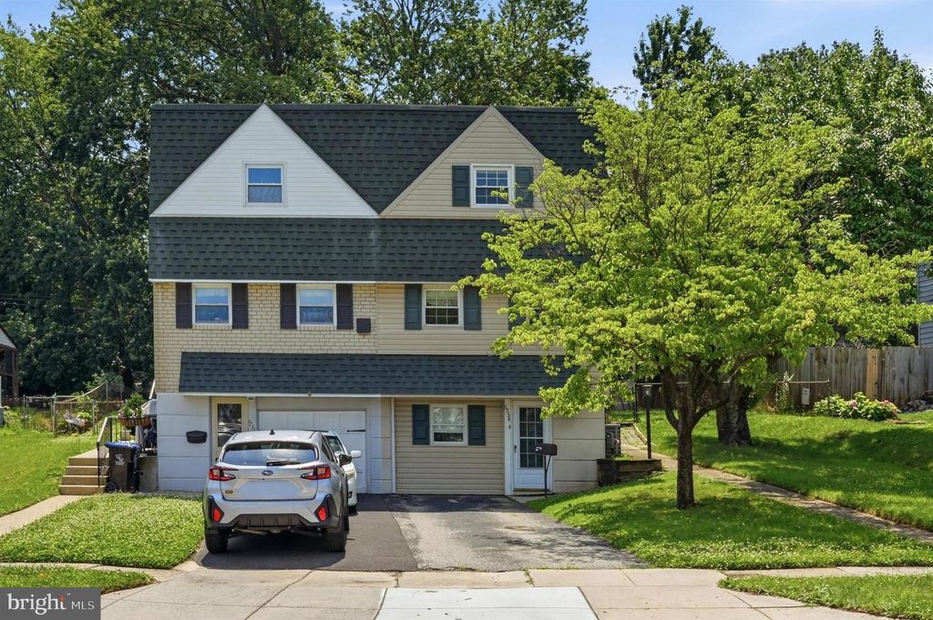 1734 CALAMIA DR, Norristown, PA 19401