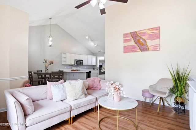 3006 Lauren Place Drive 105, Wilmington, NC 28405