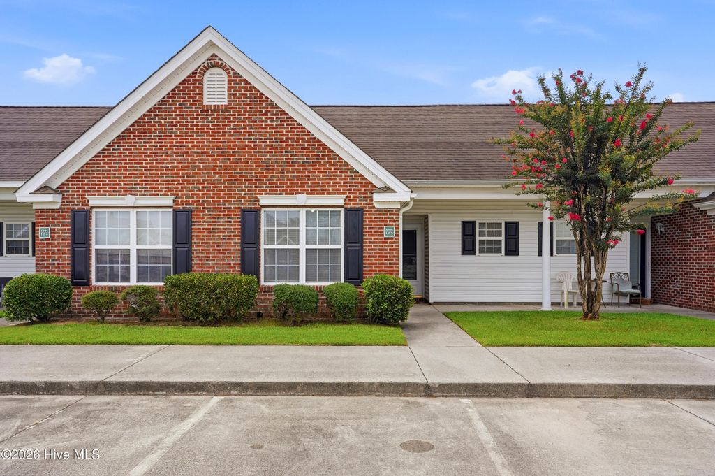 3006 Lauren Place Drive 105, Wilmington, NC 28405