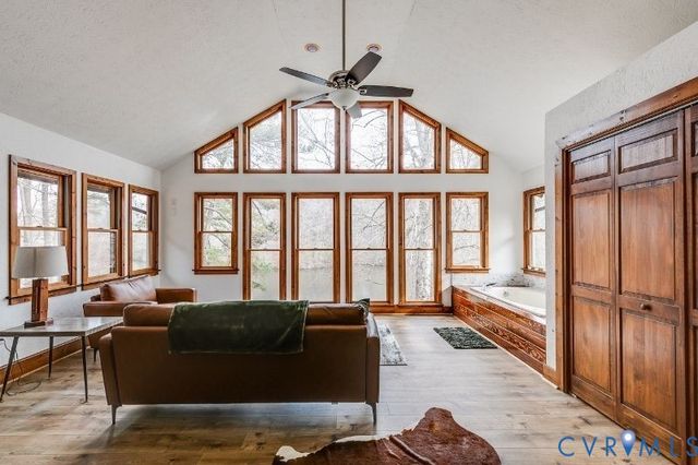 14401 Doctors Creek Rd, Lanexa, VA 23089