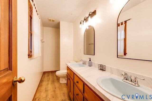 14401 Doctors Creek Rd, Lanexa, VA 23089