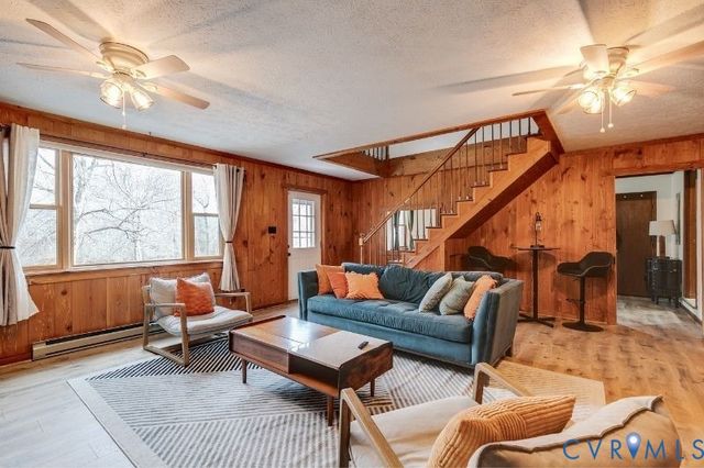 14401 Doctors Creek Rd, Lanexa, VA 23089